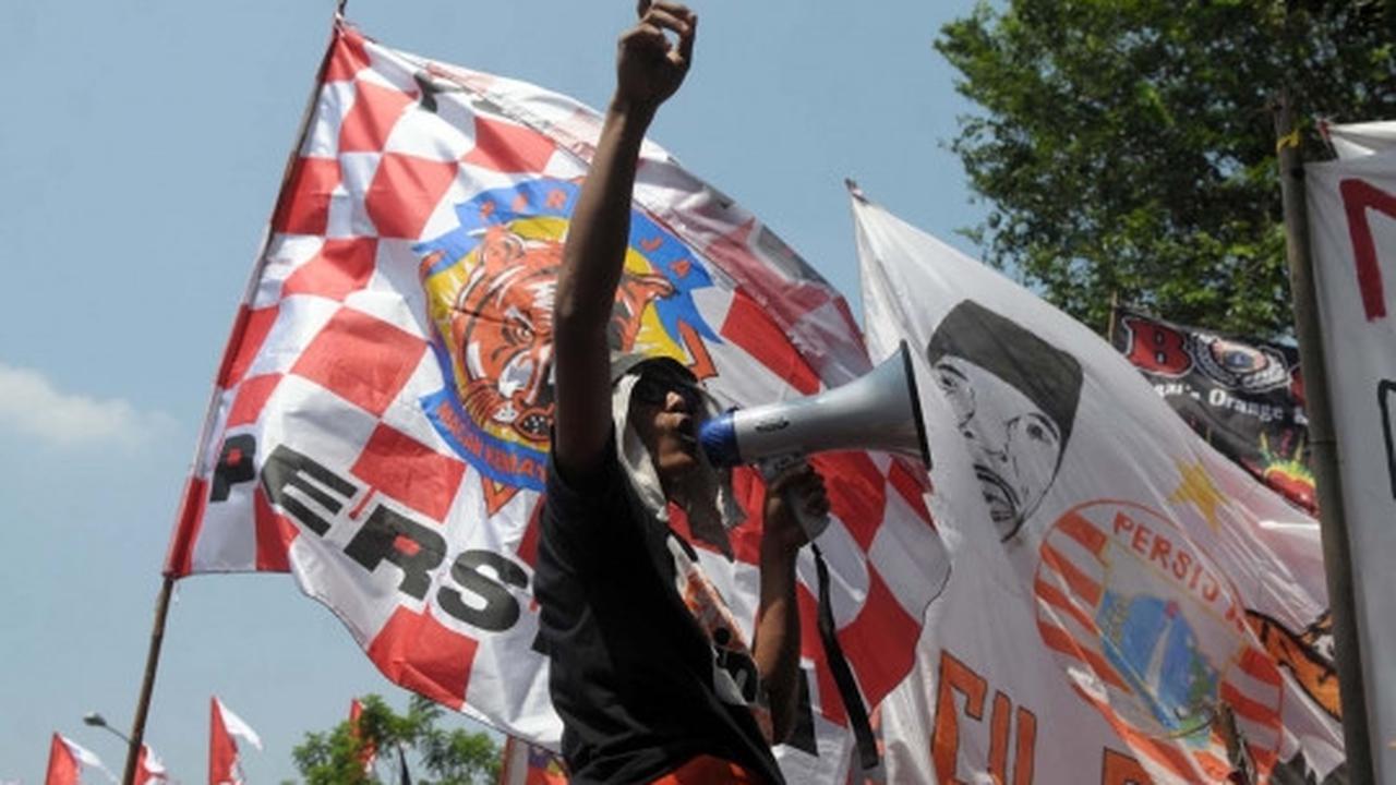 Tuntut pencabutan sanksi PSSI, Jakmania geruduk Kemenpora