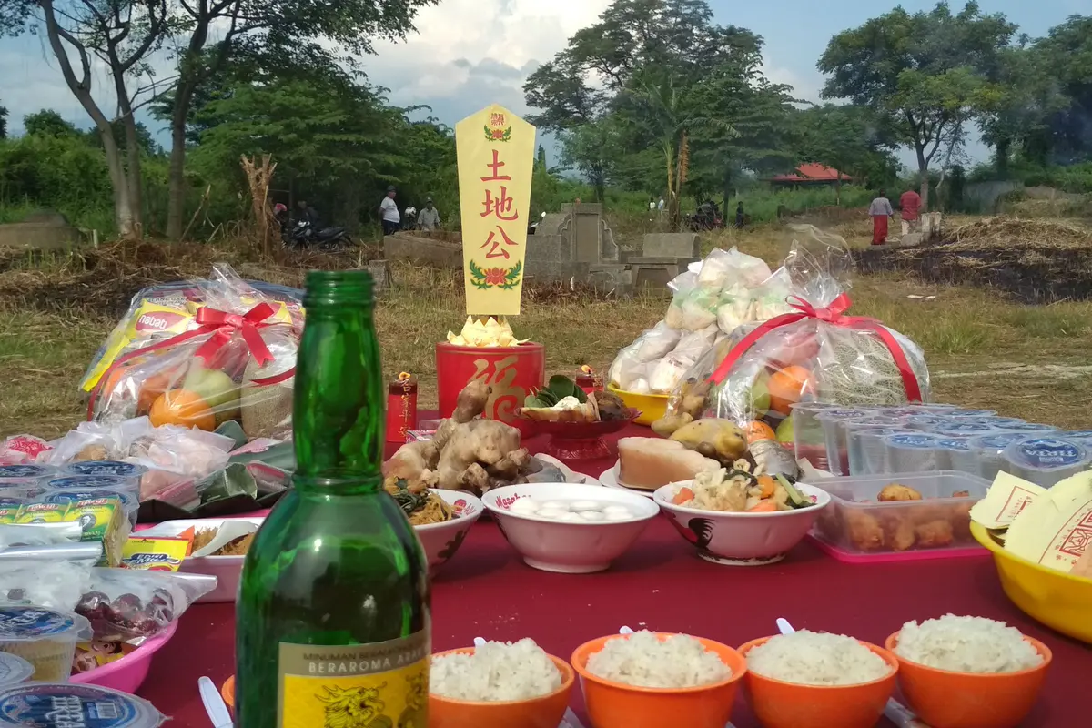 Riwayat Ceng Beng Dan Makan Bersama Arwah Leluhur Tionghoa di Cirebon