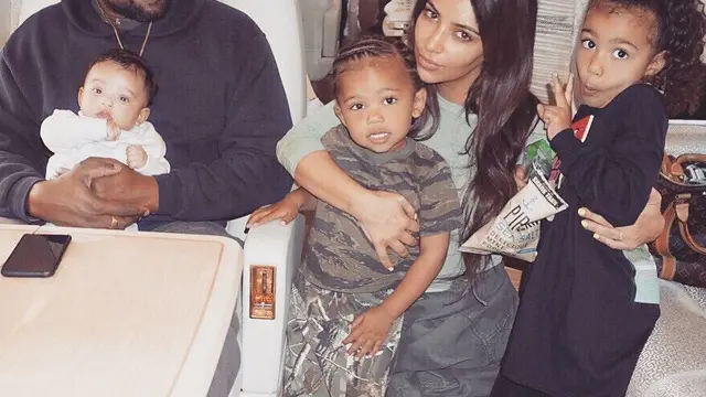 [Bintang] Kanye West - Kim Kardashian