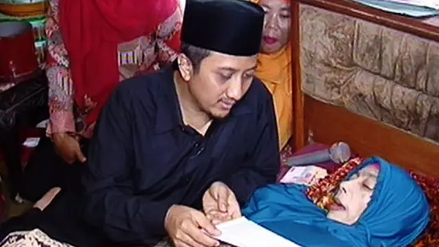 Bu Een Dapat Kejutan Manis dari Ustadz Yusuf Mansur