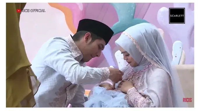 11 Momen Aqiqah Anak Ria Ricis dan Teuku Ryan, Umumkan Nama Sang Putri