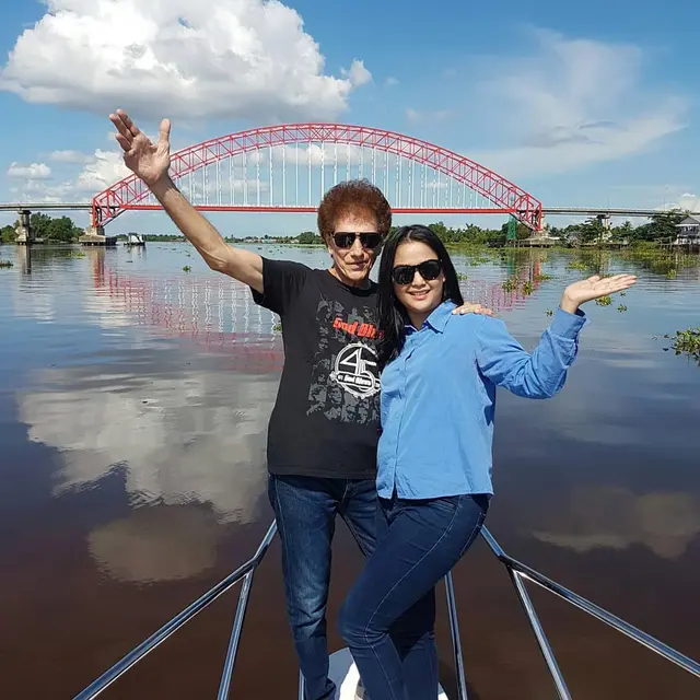 [Fimela] Ahmad Albar dan Dewi Sri Astuti