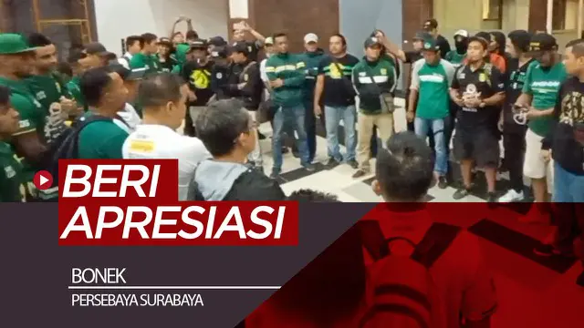 VIDEO: Bonek Sampaikan Apresiasi Secara Langsung kepada Skuat Persebaya