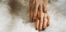 Gem nails membawa rhinestone warna-warni ke permukaan kuku untuk menciptakan manikur yang mencuri perhatian.
(Foto/Dok: Pixels)