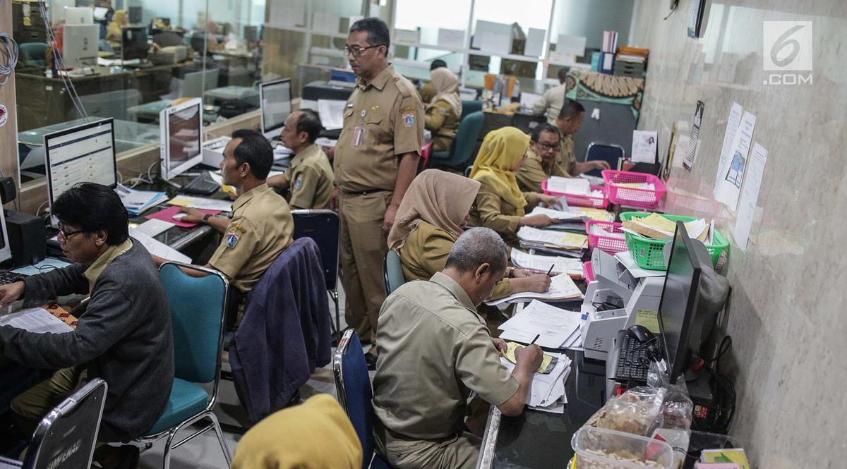 Hari Pertama Masuk, PNS DKI Jakarta Langsung Aktif Bekerja