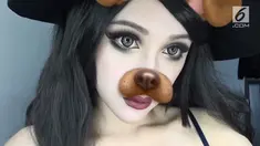 Saking putihnya, Kina dijuluki boneka porselen hidup.