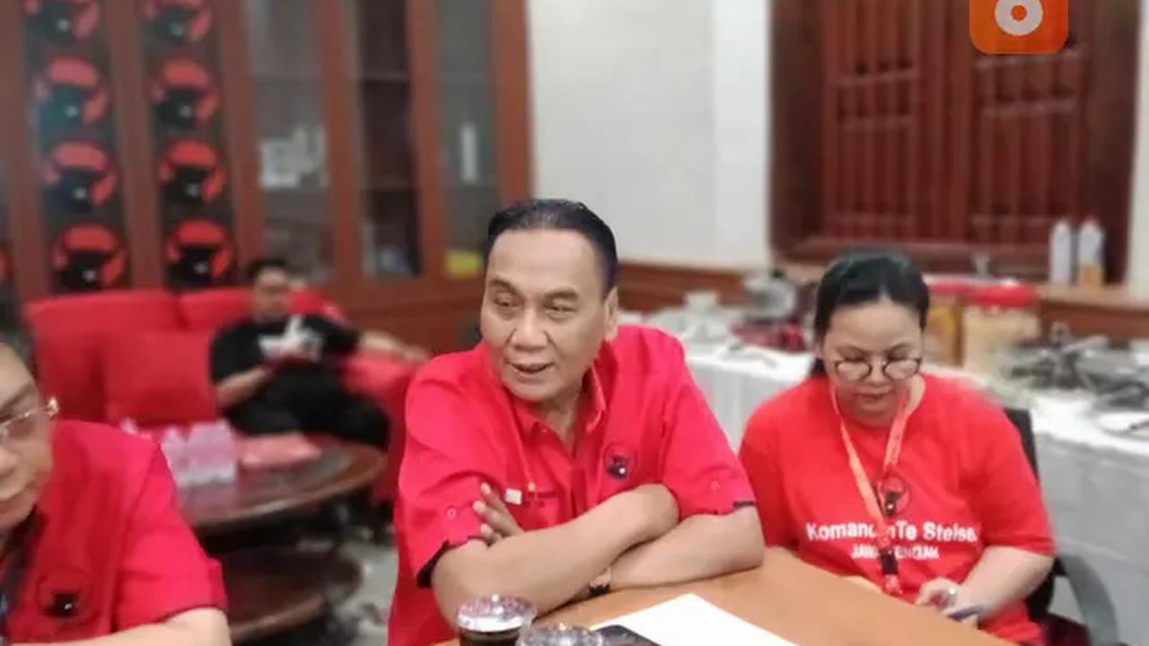 Ketua DPD PDIP Jawa Tengah, Bambang Wuryanto atau Bambang Pacul memberi penjelasan sikap DPD PDIP Jawa Tengah terkait pencalonan Gibran. Foto: liputan6.com/felek wahyu 