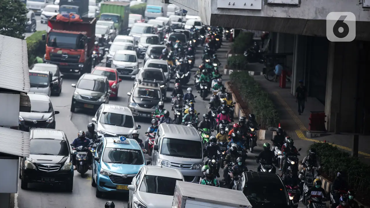 Tekan Kemacetan, Pengaturan Jam Kerja di Jakarta Akan Diuji Coba