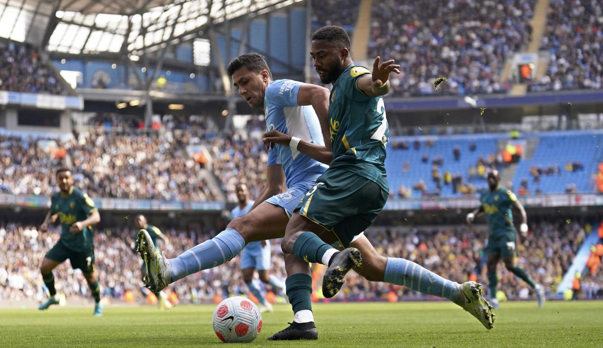 <p>Satu gol City lainnya dilesakkan oleh Rodri. Adapun Watford cuma bisa membalas melalui Hassane Kamara. (AP/Jon Super)</p>
