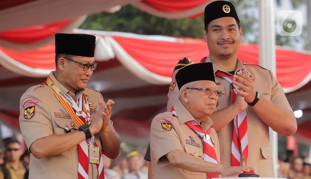 “Dengan bertambahnya usia ini maka gerakan Pramuka harus terus semangat dalam berkarya. Gerakan Pramuka juga harus merawat harmoni persatuan dan kesatuan NKRI,” kata Wapres. (Liputan6.com/Herman Zakharia)