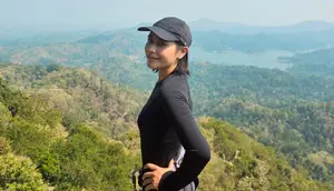 Prilly Latuconsina Menyatu dengan Alam Kulon Progo, Bikin Kopi hingga Naik Flying Fox