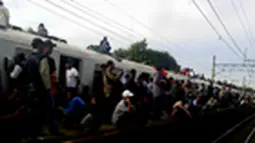 Ganggu KRL Bogor - Jakarta Selepas Hujan