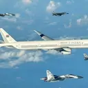 Momen Pesawat PM Modi Dikawal 5 Jet Tempur TNI AU