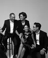 Maudy Ayunda mengunggah sederet foto keluarga dengan formasi lengkap bergaya modern. Kita intip potretnya, yuk! [@maudyayunda]