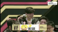 ONIC Kairi Dinobatkan sebagai MVP MPL ID Season 10. (Dok. MPL Indonesia)