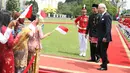 Presiden Joko Widodo (Jokowi) menyambut kedatangan Raja Swedia Carl XVI Gustaf di Istana Kepresidenan Bogor, Senin (22/5).  Jokowi dan Raja Swedia akan melakukan pertemuan bilateral dan penandatanganan nota kesepahaman. (Liputan6.com/Angga Yuniar)