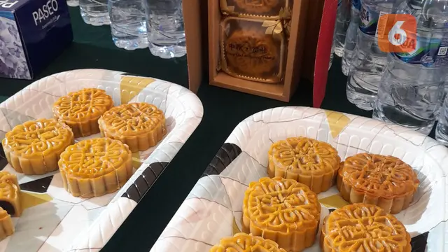 Kue Bulan yang disajikan di Festival Kue Bulan