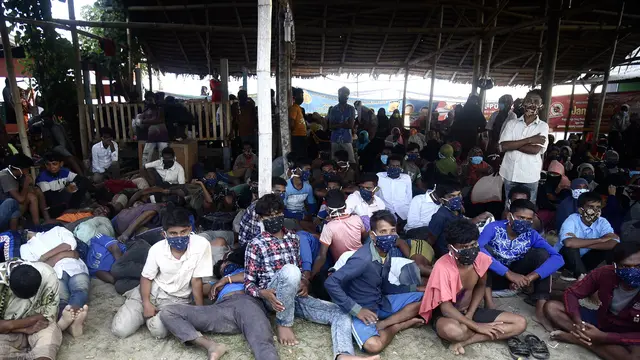Ratusan Pengungsi Rohingya Terdampar di Pantai Lhokseumawe, Aceh