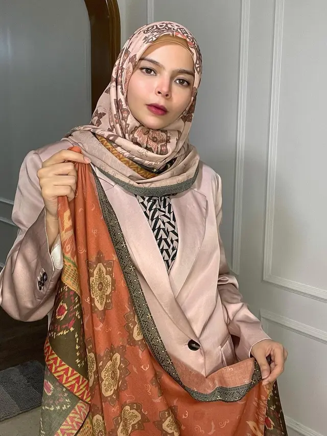 Diary Fimela: Strategi Bisnis Brand Fashion Muslim VIVIZUBEDI Dalam Memaksimalkan Penjualannya Selama Pandemi