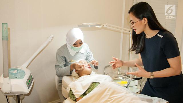 Peeling Comedo by JAC