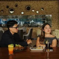 Sikap 8 Zodiak yang Efektif dalam Meredakan Emosi Pasangan./Copyright Fimela/Adrian Putra