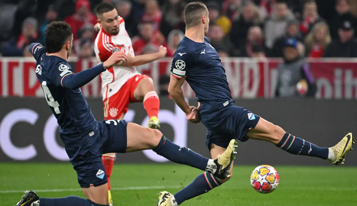 Gol pembuka kemenangan Bayern Munchen tercetak di menit ke-39 lewat aksi Harry Kane. (Kirill KUDRYAVTSEV/AFP)