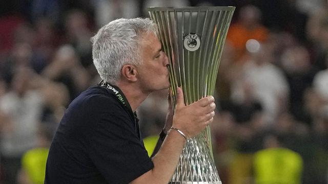 Foto: Kenangan Manis Jose Mourinho Bersama AS Roma, Nobatkan Diri Jadi Raja Kompetisi Eropa