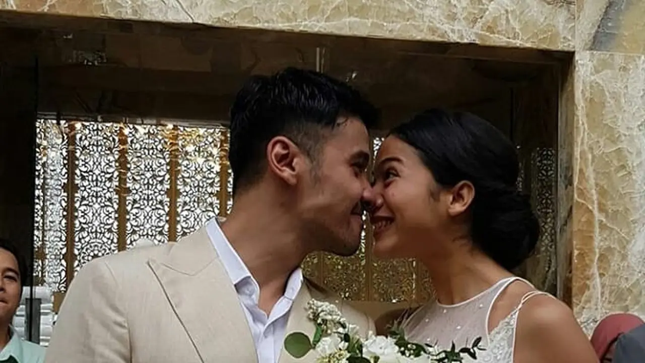 [Bintang] Chicco Jerikho dan Putri Marino