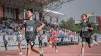 Keseruan lomba lari di SAC Indonesia 2023 Kualifikasi Jawa Tengah yang dimulai pada Jumat (24/11/2023). (Bola.com/DBL Indonesia)