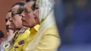 Akbar Tanjung berserta kader Partai Golkar Munas Bali mendengarkan putusan hakim di PN Jakarta Utara, Jumat (24/7/2015). Hakim Lilik Mulyadi memutuskan, keabsahan kepengurusan Partai Golkar kubu Munas Bali. (Liputan6.com/Johan Tallo)