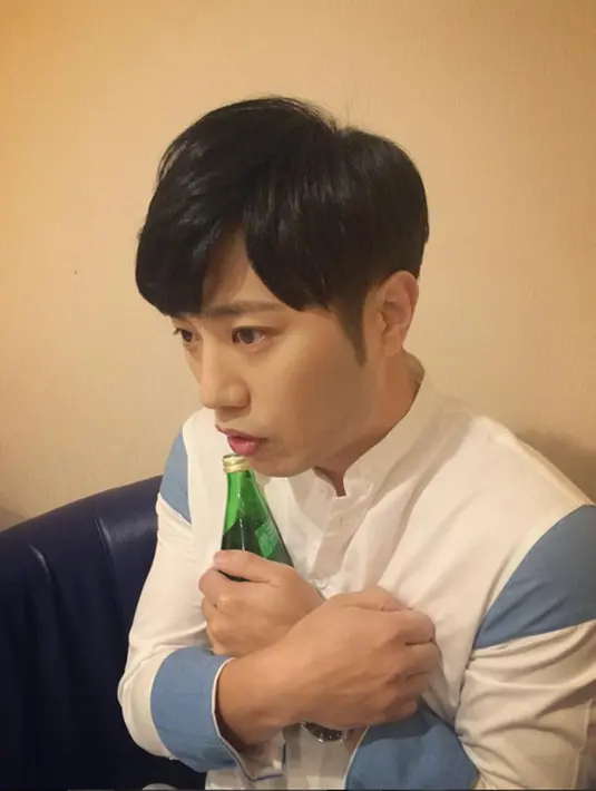 “Selamat datang no.2 (Anaknya)! Anak dan istriku baik-baik saja. Dan aku akan menjadi ayah dan suami yang baik untuk mereka,” tulis Jin Goo di unggahan foto instagramnya. (Instagram/actor_jingoo)