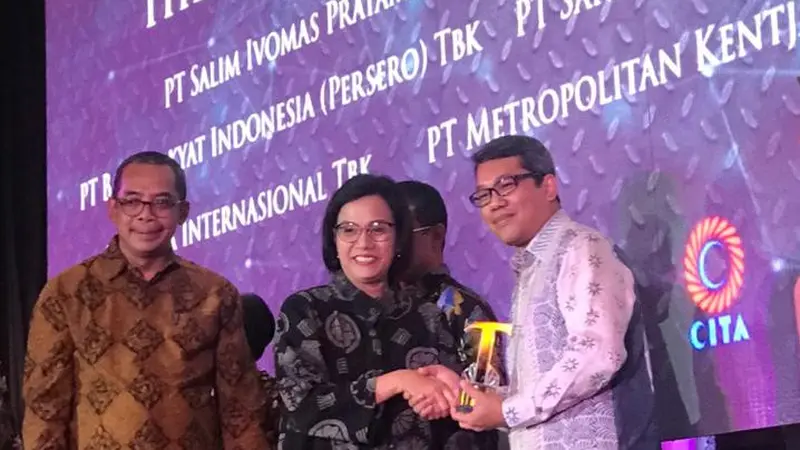 Penghargaan Adaro dari Menteri Keuangan Sri Mulyani