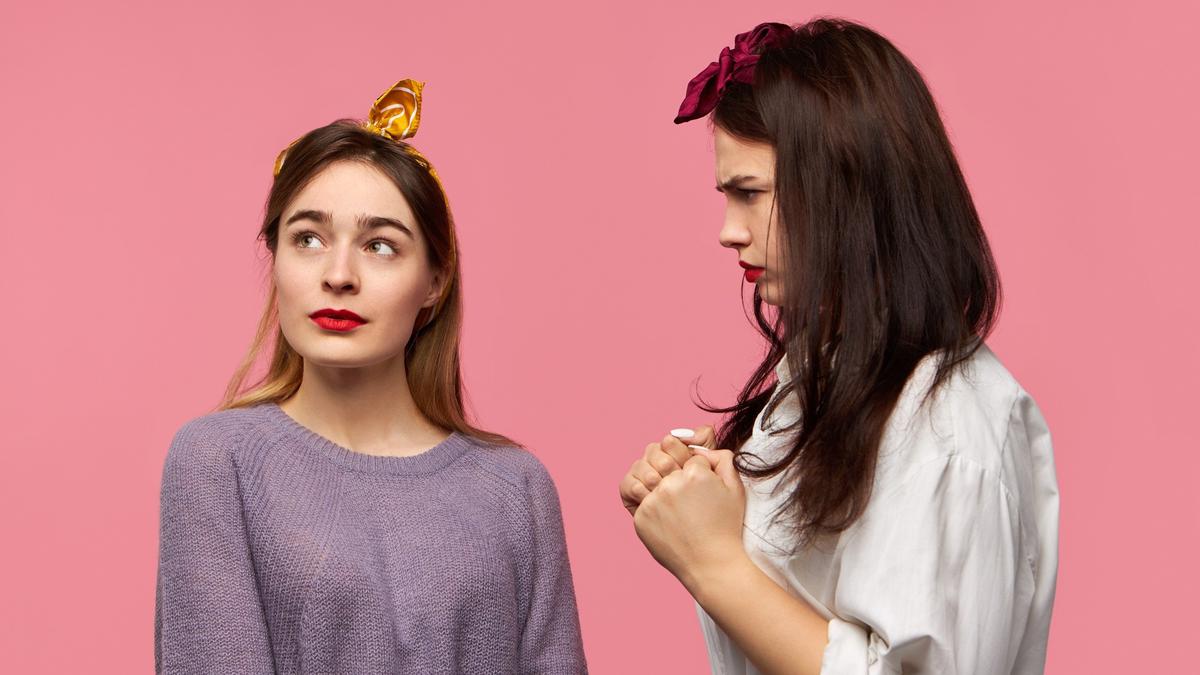 30 Fake Friend Quotes to Avoid Toxic Friendships
