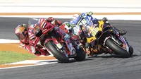 Pecco Bagnaia Kena Sindir Sang Guru Valentino Rossi: Pole Position Membuatnya Sedikit Angkuh