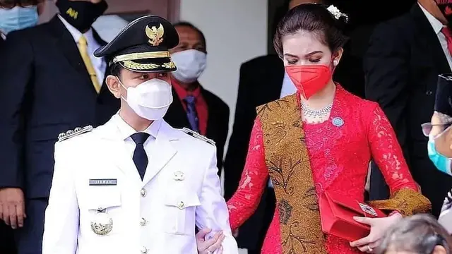 6 Potret Selvi Ananda Dampingi Gibran saat Bertugas, Penampilan Sederhana Menawan