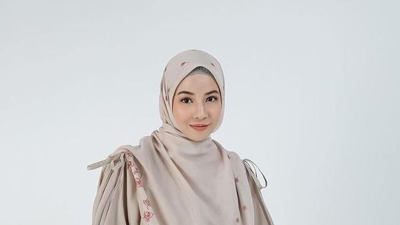 Meniti Karir Dimulai dari Model Gadis Sampul<br>