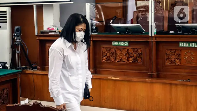 Kenakan Busana Serba Putih, Putri Candrawathi Jalani Sidang Tuntutan Kasus Pembunuhan Brigadir J