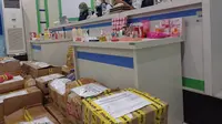 Badan Pengawas Obat dan Makanan (BPOM) Gorontalo berhasil mengamankan ratusan produk kosmetik ilegal. (Arfandi/Liputan6.com)