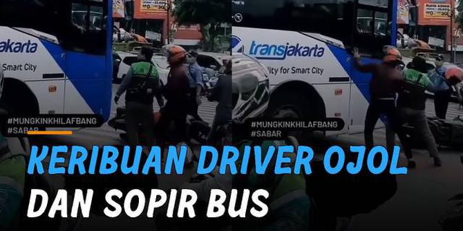 VIDEO: Buat Jalanan Macet, Keributan Antara Oknum Driver Ojol dan Pengemudi Bus Trans Jakarta