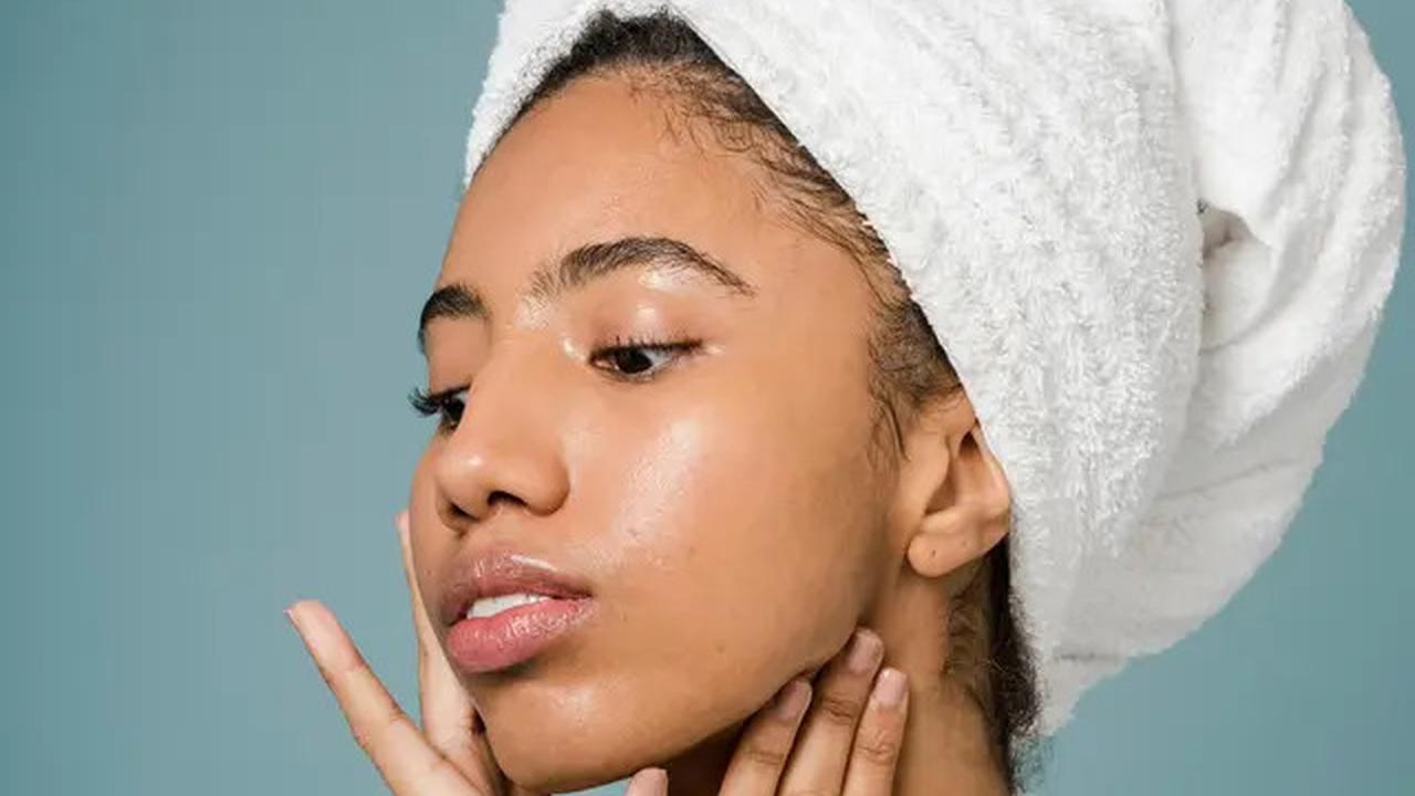 Kesalahan Memakai Skincare di Malam Hari yang Jarang Disadari