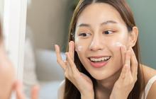 15 Rekomendasi Moisturizer untuk Kulit Kering yang Bisa Bikin Kulit Lebih Lembab dan Glowing