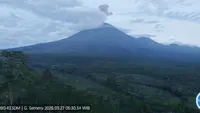 Gunung Semeru Dua Kali Erupsi dengan Tinggi Letusan 1.000 Meter di Atas Puncak, Jumat 27 Maret 2026