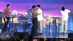 Anies Baswedan memeluk Djarot Saiful Hidayat usai Debat Cagub DKI Jakarta putaran ketiga di Hotel Bidakara, Jakarta, Jumat (10/2). Debat ke-3 ini mengangkat tema masalah kependudukan dan peningkatan kualitas hidup masyarakat.(Liputan6.com/Faizal Fanani)