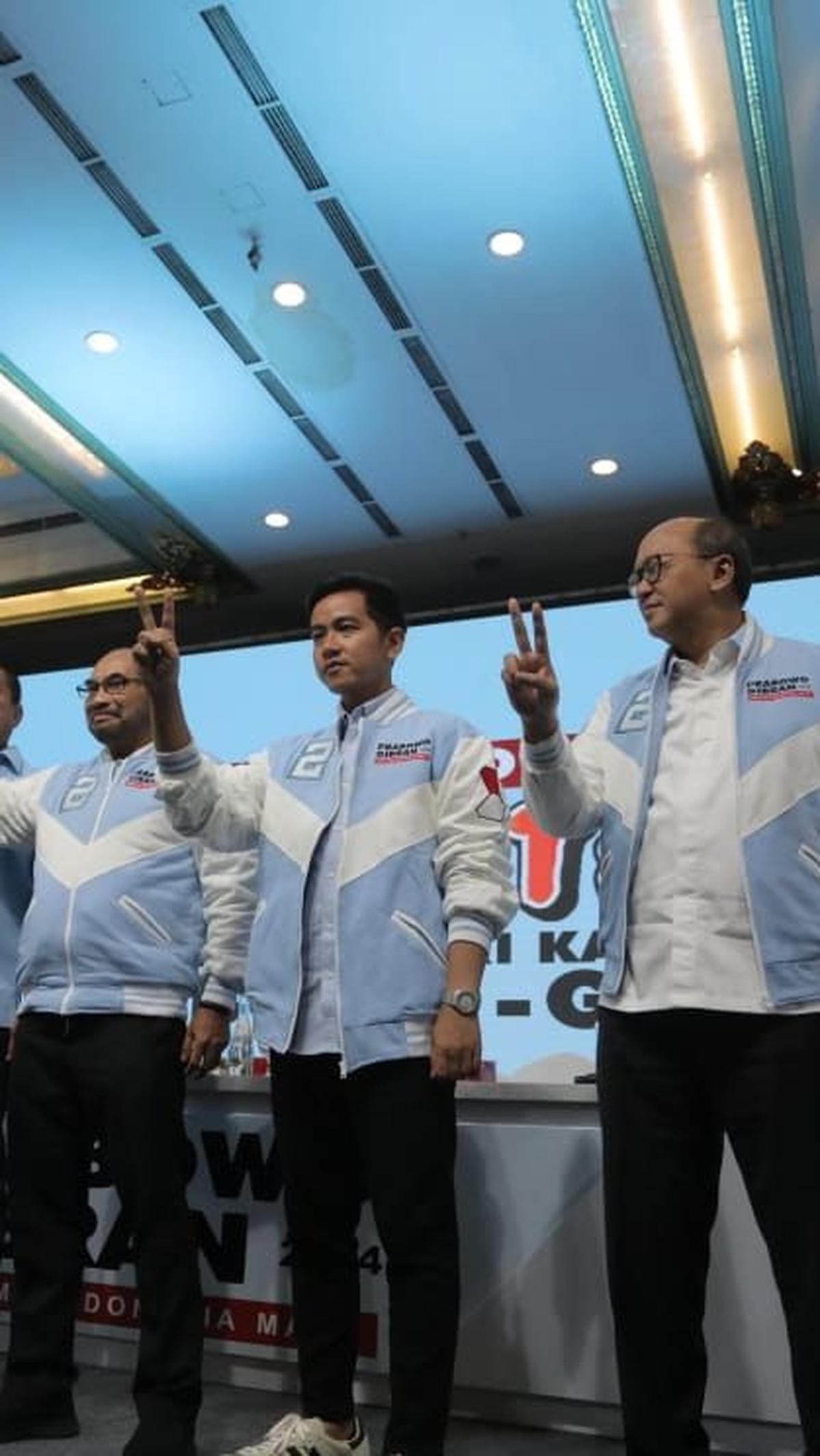 Gibran meminta seluruh relawan bekerja keras memenangkan paslon nomor urut 2 di Pemilu 2024.
