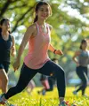 Di tengah gaya hidup yang semakin dinamis, smartwatch bukan lagi sekadar aksesori canggih di pergelangan tangan. Perempuan aktif masa kini membutuhkannya sebagai alat bantu untuk memahami tubuh mereka secara lebih dalam—mulai dari kualitas tidur, tingkat stres, hingga performa saat berolahraga.  (foto/dok: freepik)