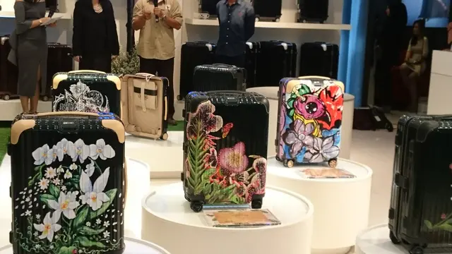 Koper Floral Ini Bikin Traveling Anda Makin Stylish