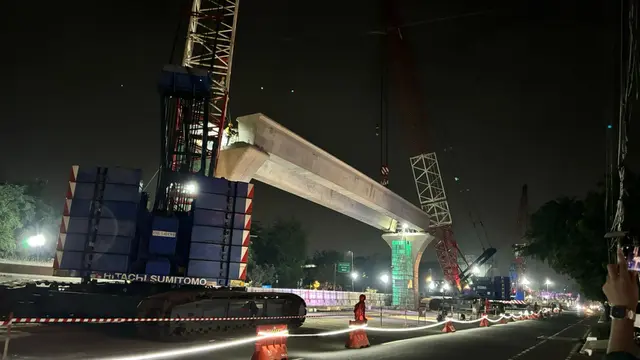 Waskita Karya melakukan pengangkatan pertama balok girder atau "erection girder" proyek Light Rail Transit (LRT) Jakarta Fase 1B yang dilakukan di area Jalan Pemuda, Rawamangun