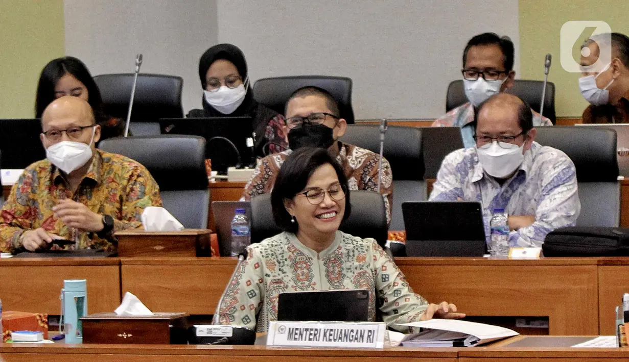 <p>Menteri Keuangan Sri Mulyani saat mengikuti rapat kerja pemerintah dengan Banggar DPR di Kompleks Parlemen, Senayan, Jakarta, Rabu (14/9/2022). Rapat tersebut membahas postur sementara RUU APBN TA 2023. (Liputan6.com/Angga Yuniar)</p>