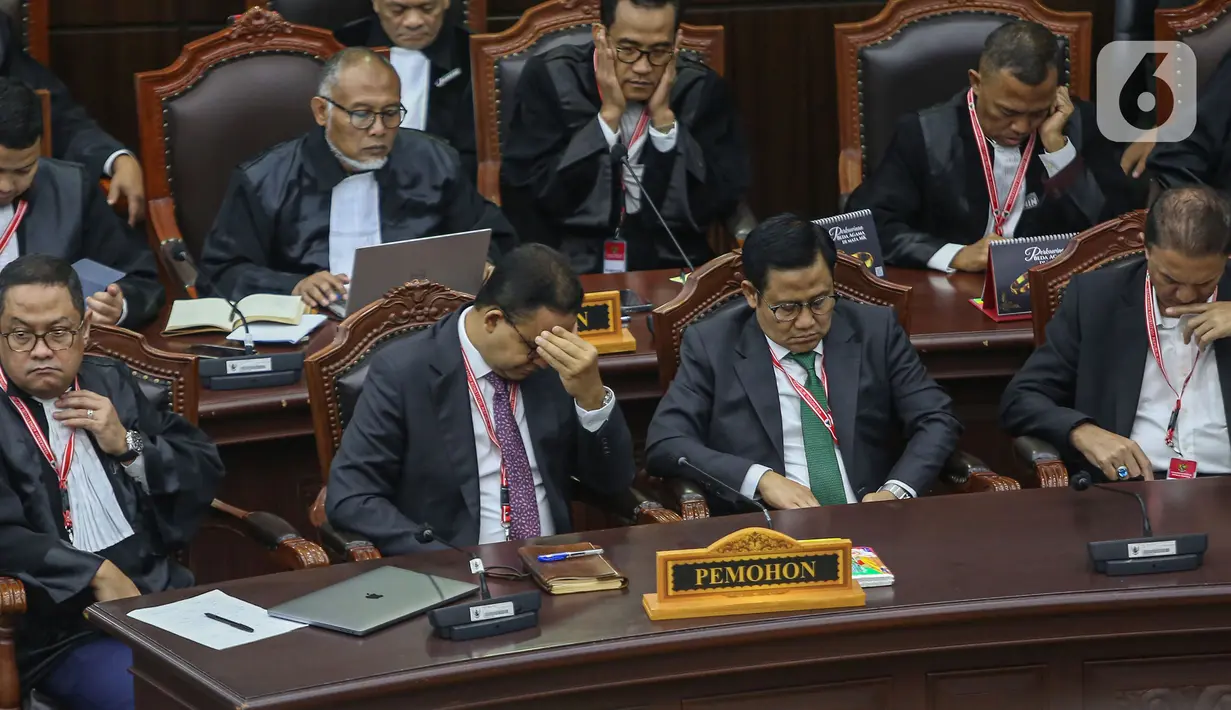 MK menyatakan menolak untuk seluruhnya permohonan sidang sengketa Pilpres 2024 yang dimohonkan Anies Baswedan-Muhaimin Iskandar. (Liputan6.com/Angga Yuniar)
