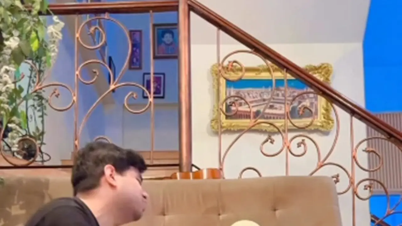 Potret Tangga Rumah Fadil Jaidi